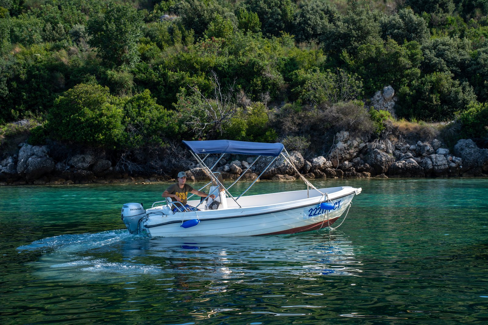 Guests aboard the REF 490 Open
