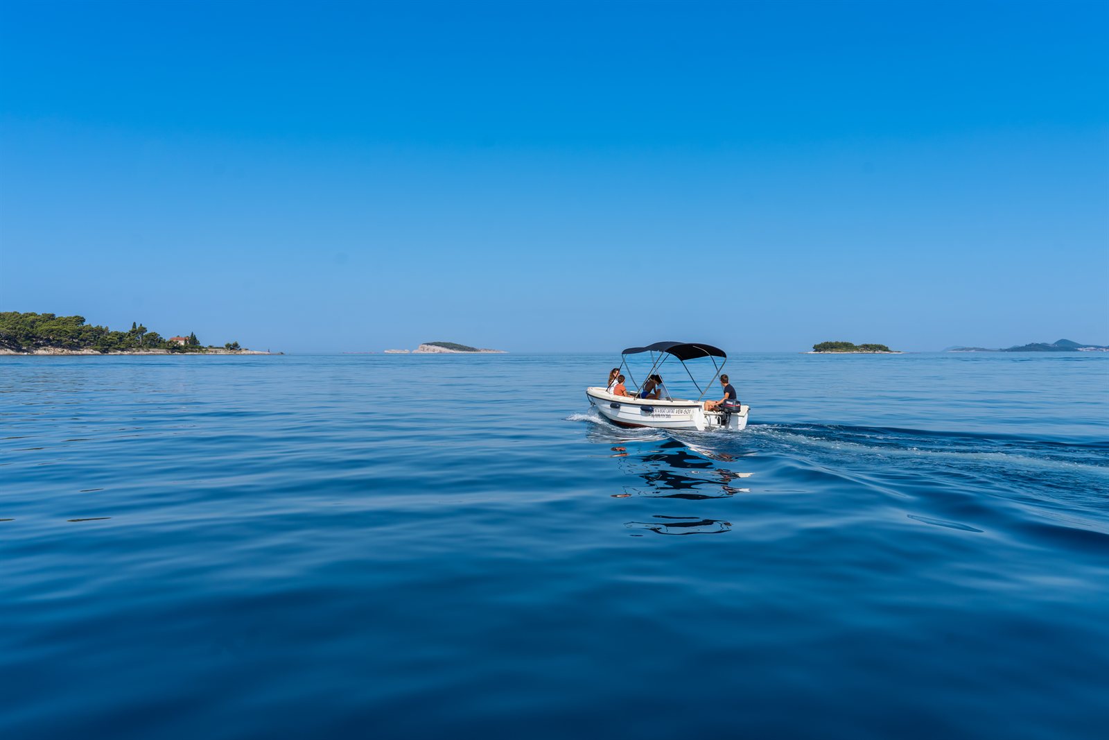 VEN 501 heading out to the open sea